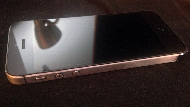 Illustration for article titled This All-Aluminum iPhone 5 Looks Pretty Freaking Cool to Me